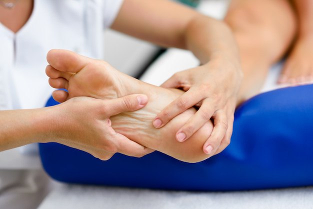 Diabetic Neuropathy: Symptoms & Treatment Options